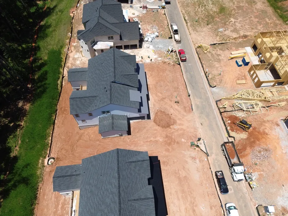 Signs you need immediate roof leak repair